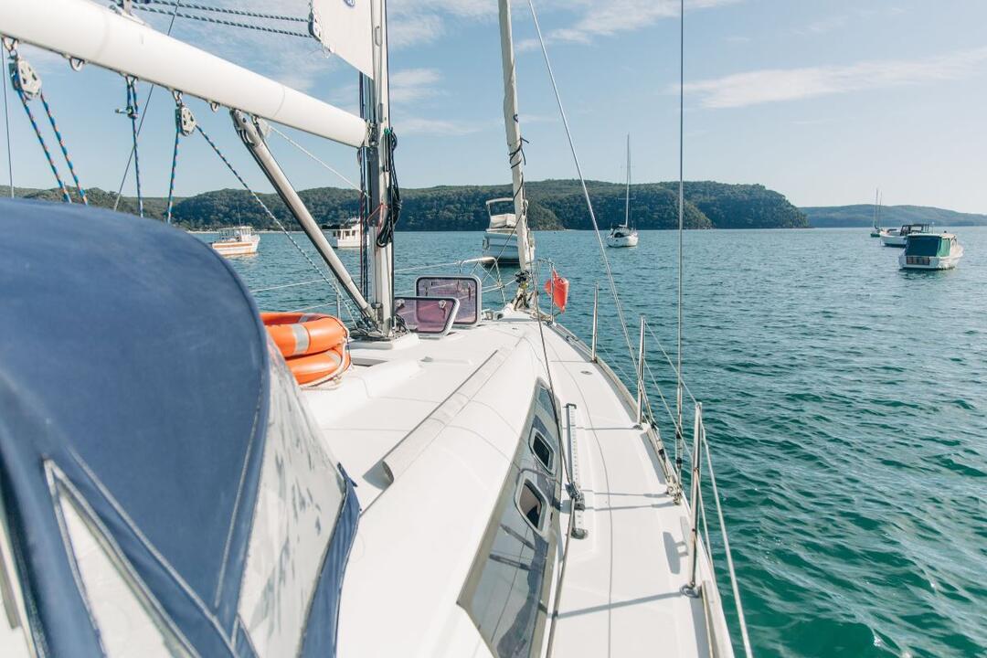 Exclusive 2.5-Hour Skippered Yacht Charter Instant Booking - Palm Beach NSW