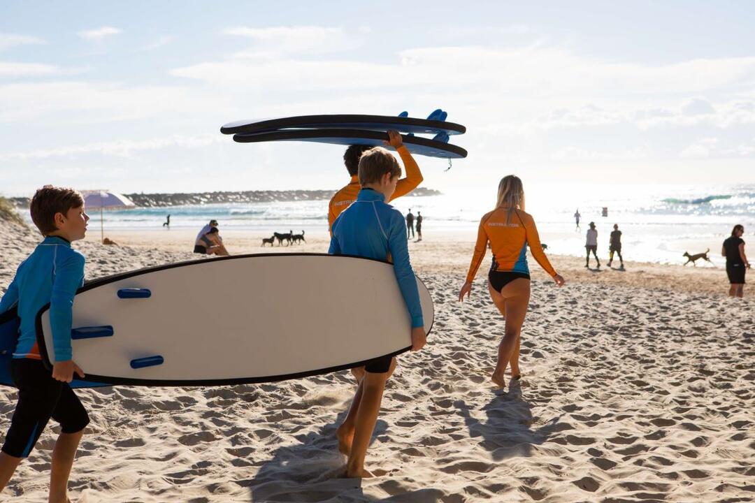 Surfing 101 for Ages 10-13 Instant Booking - Main Beach QLD