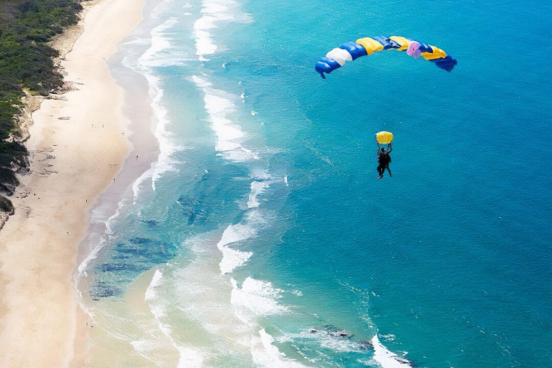 Noosa 13000 ft Weekend Tandem Skydive Marcoola QLD