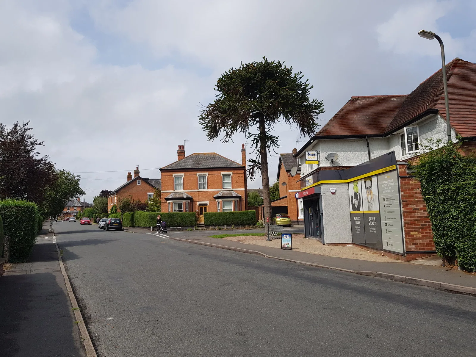 Oaklands Junction